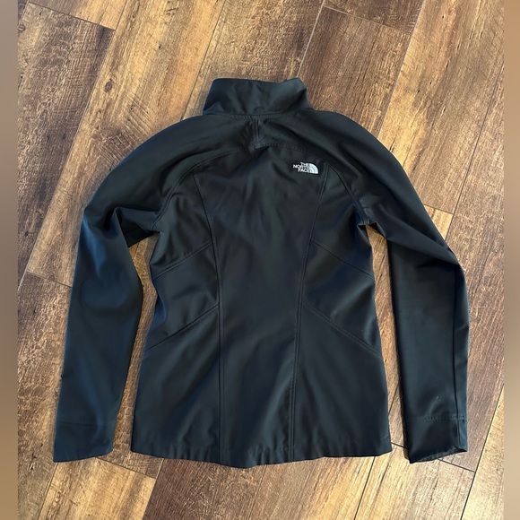 Women’s North Face Apex Softshell Jacket - Picture 2 of 4